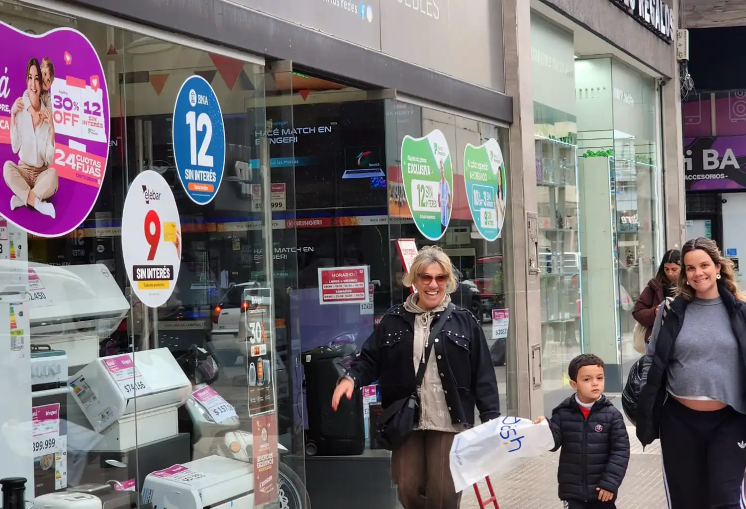 Los comerciantes consultados señalaron que el movimiento comercial es similar al del año pasado.