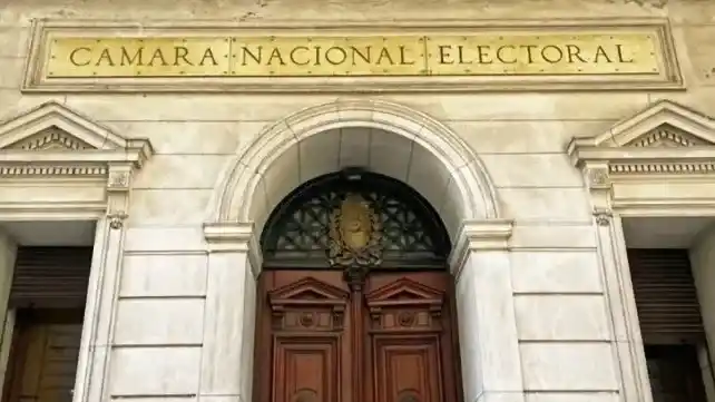 Un fallo de la Cámara Electoral le dio la ciudadanía a un comerciante chino de Oro Verde y anuló un DNU de Milei
