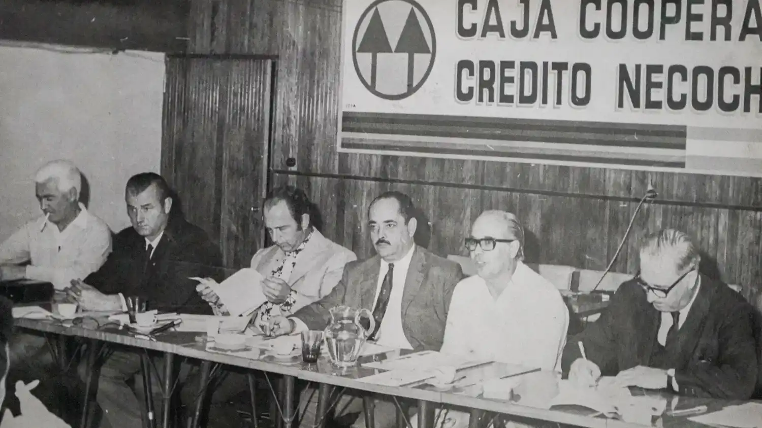 Una de las directivas. De la Caja Cooperativa de Crédito Necochea