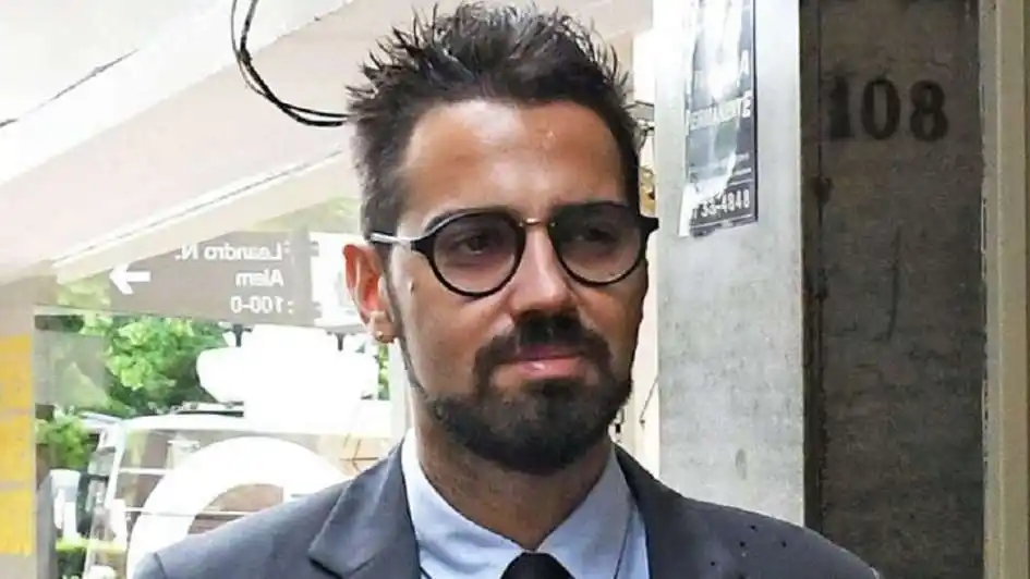 Atropelló y manejó borracho 17 km con el cuerpo en el capot: Le redujeron la pena