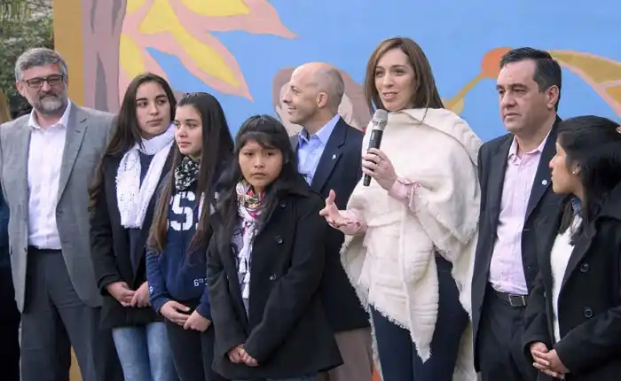 Vidal lanzó el programa "Abanderados" destinado a emplear a estudiantes destacados