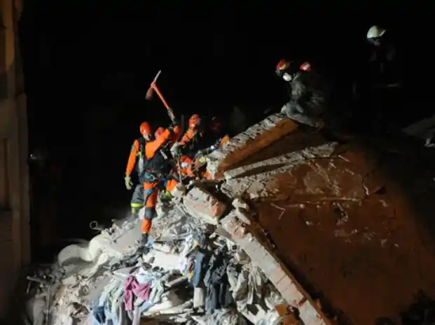 Explosión en Rosario: Encontraron otro cuerpo y ascienden a 14 los muertos