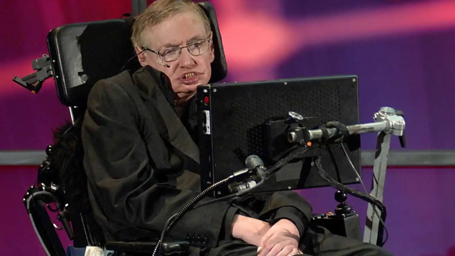 Stephen Hawking dijo que por culpa de Trump podría llover ácido sulfúrico sobre la Tierra