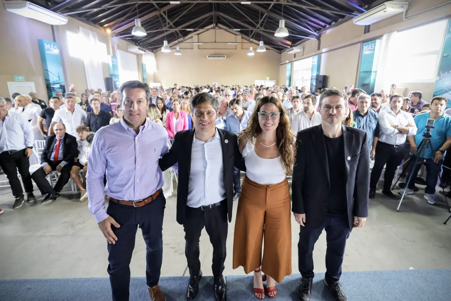 Kicillof encabezó el acto de asunción de Jimena López en Puerto Quequén