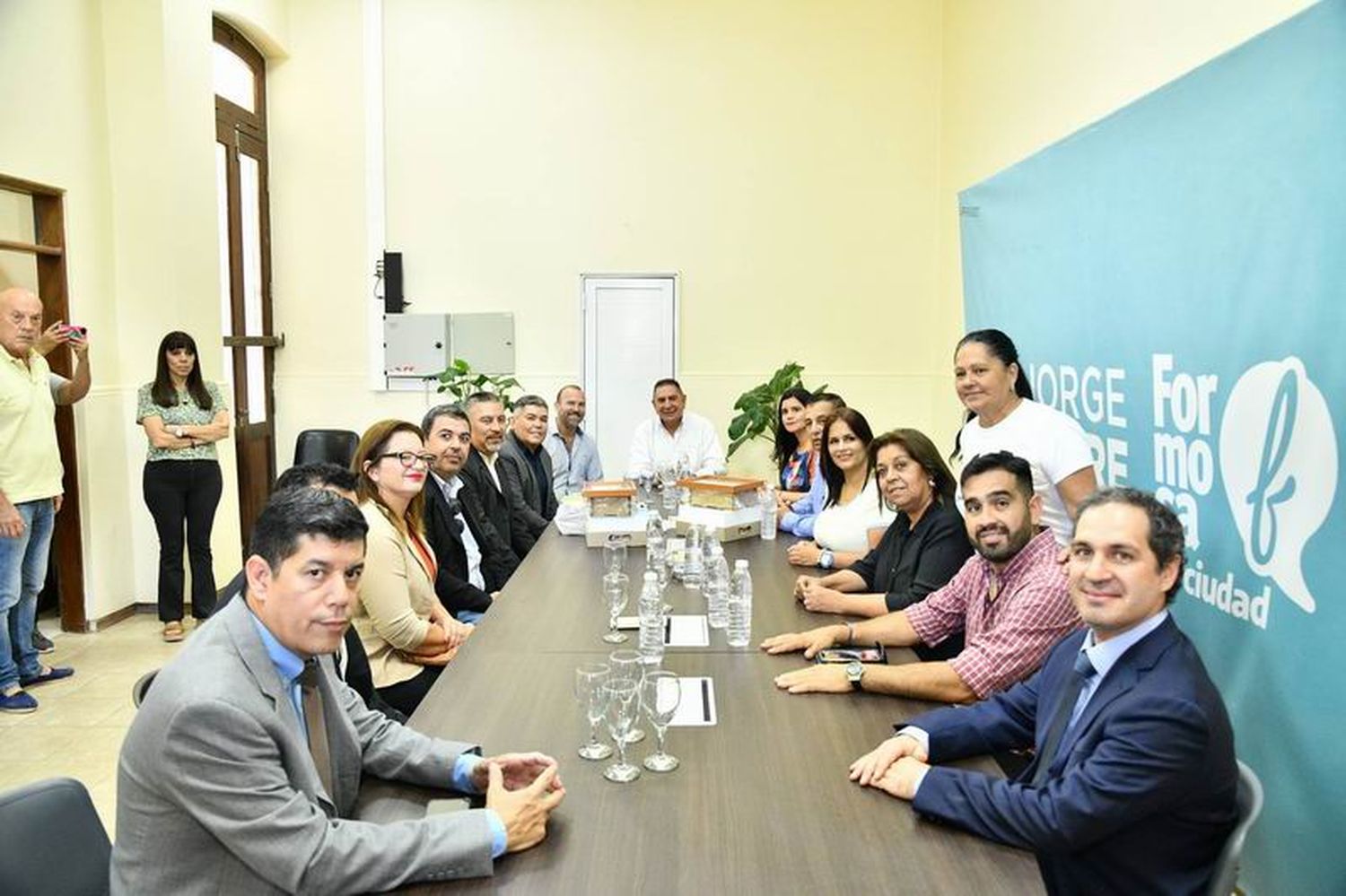 Jofré recibió delegaciones de Ñeembucú y Caacupé