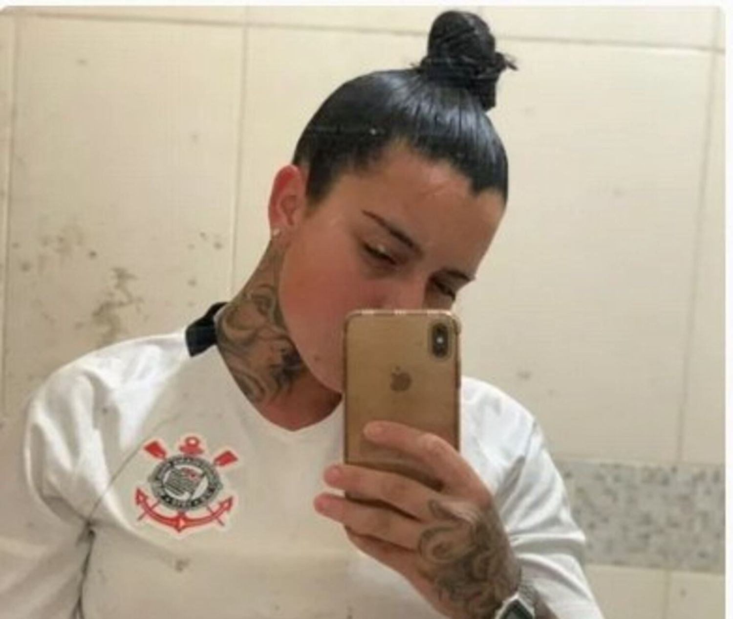 Una futbolista murió tras caerse de un piso 25 en Brasil