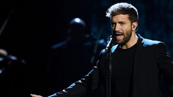 Como rey de pueblo: así llegó Pablo Alborán a Caracas