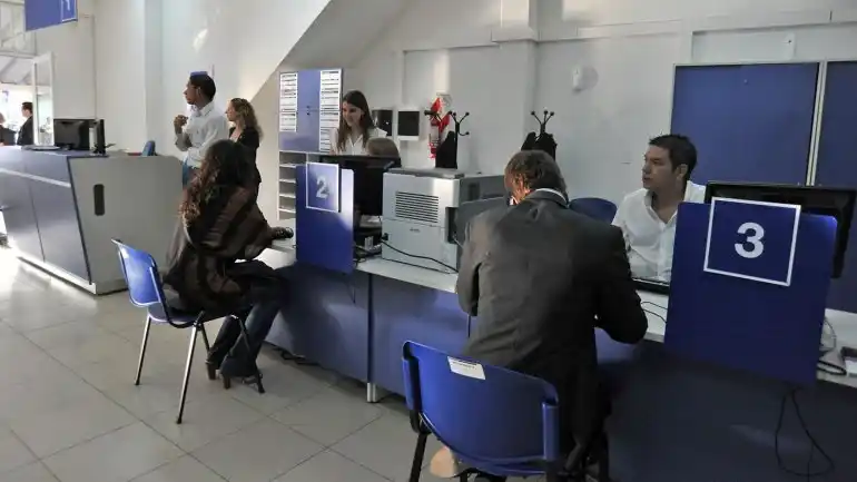 El empleo registrado creció en el primer trimestre 5,2% en el sector público y 1,6% en el privado