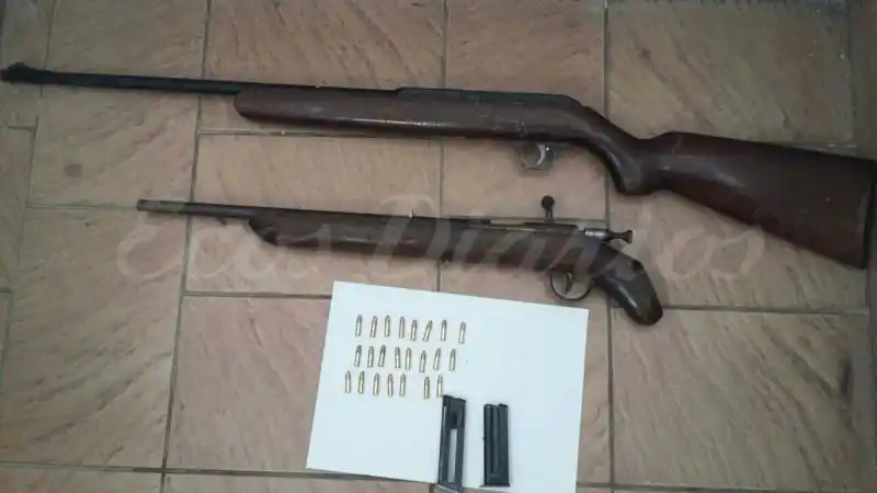 Secuestran armas y apresan a sospechosos en plena ruta