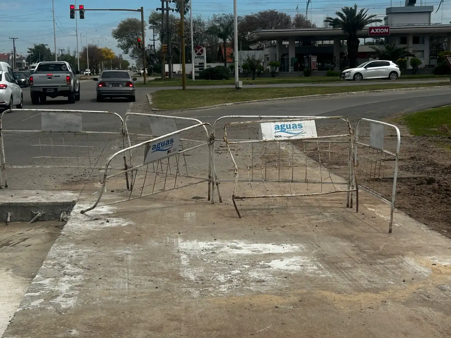 Preocupación por una obra de ASSA en Av. Fanti: vecinos pidieron que "lo tapen lo antes posible porque es un peligro" - 1