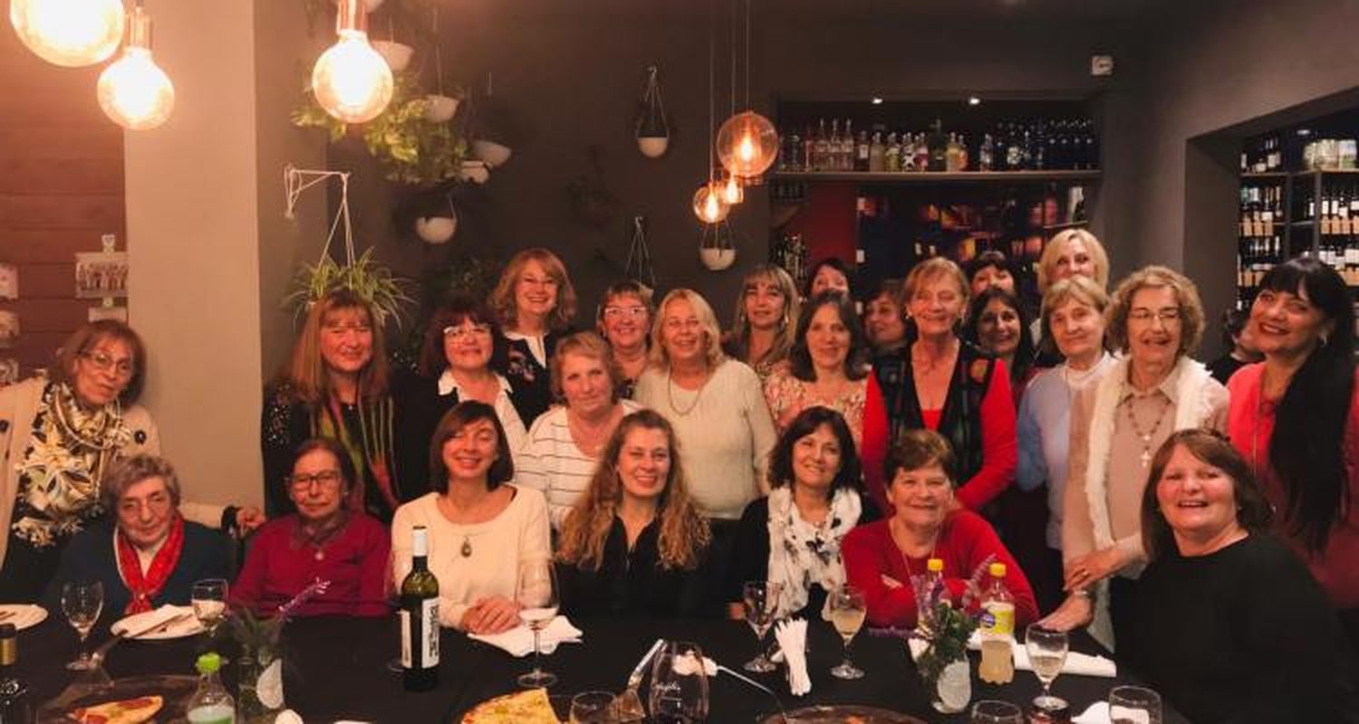 Maestras Jardineras: Celebraban su día y Raúl Lavié las sorprendió con una canción