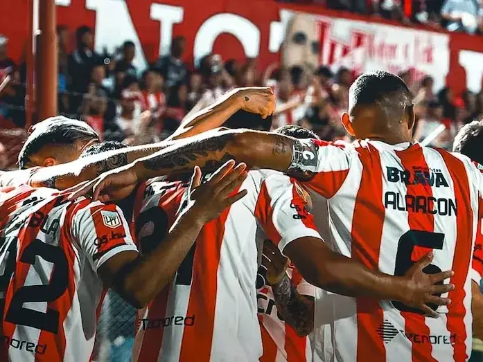 La Gloria le ganó 2 a 1 a Estudinates RC y lidera la Zona A del Clausura.