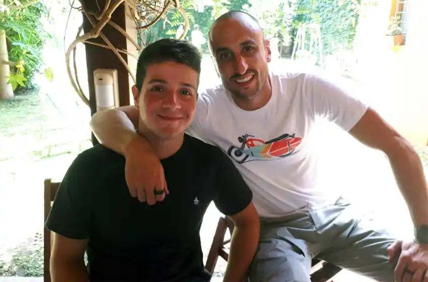 Manu Ginóbili desembarcó en Rosario para pasar las fiestas