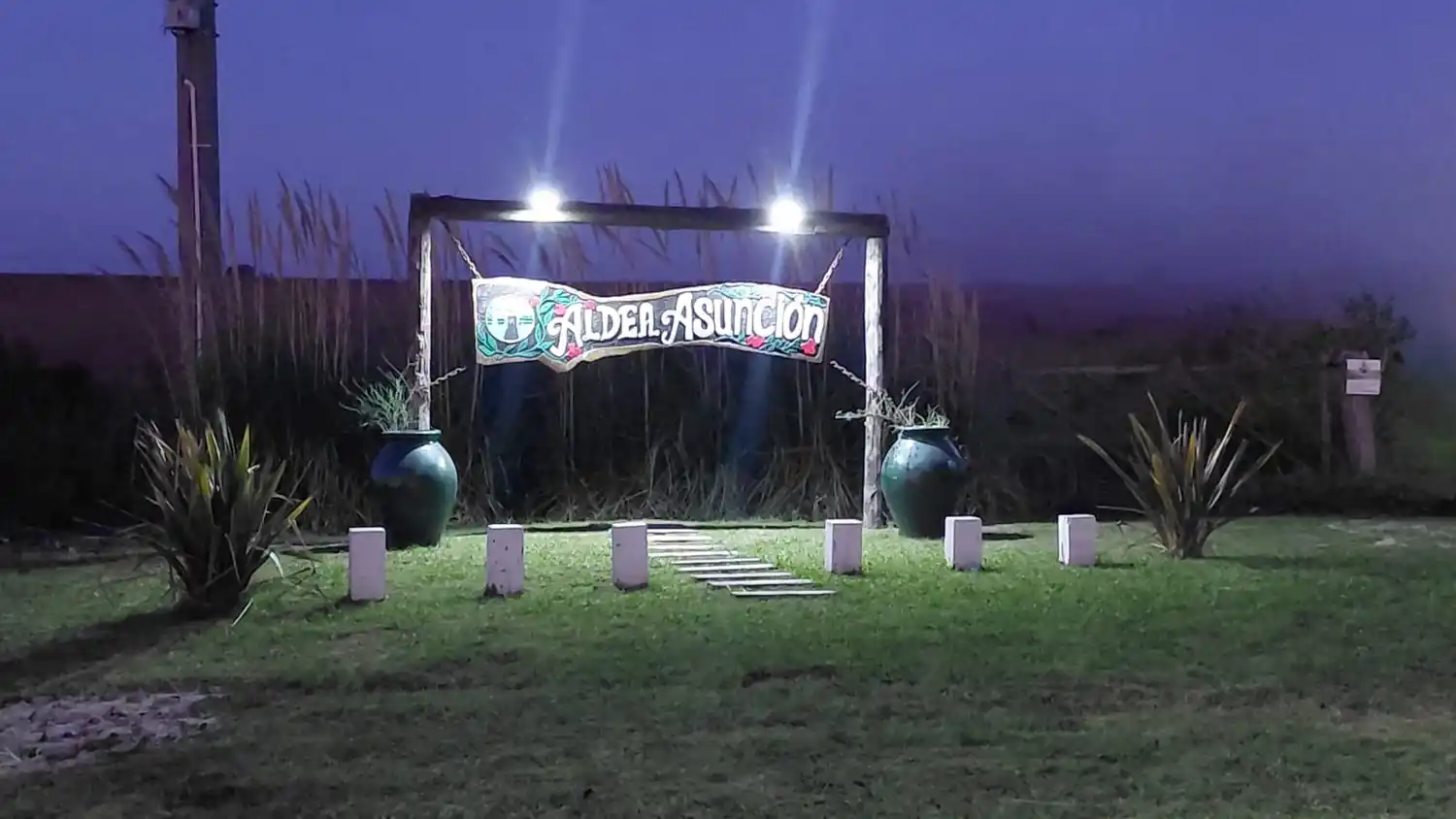 Aldea Asunción: Mejoran la iluminación en accesos