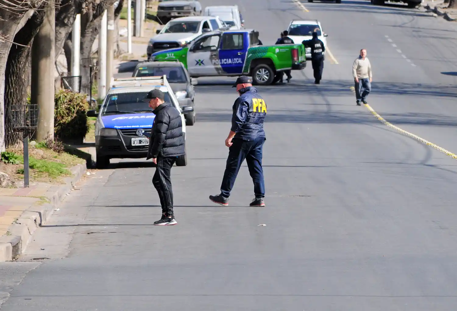 Un joven recibió un disparo de bala de goma tras una riña frente al boliche e identificaron al autor