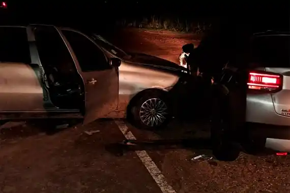 Tres heridos tras choque entre dos autos en la ruta 11