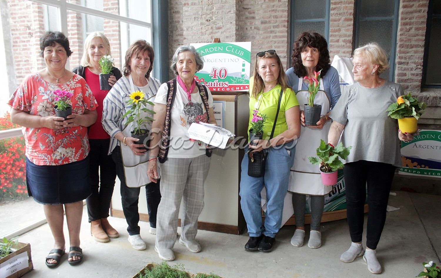 Integrantes del Garden Necochea durante una actividad en 2023