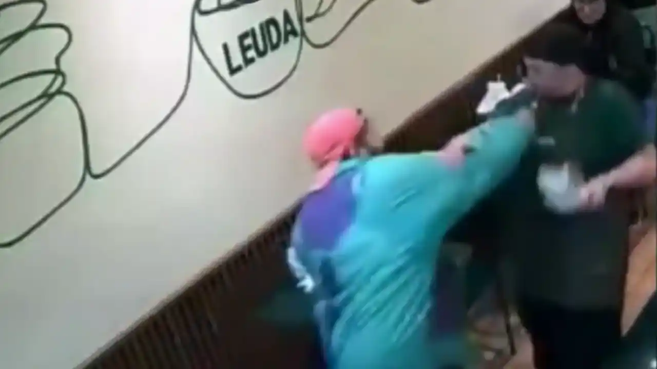 Detuvieron a un hombre por golpear salvajemente a una moza de un bar del centro