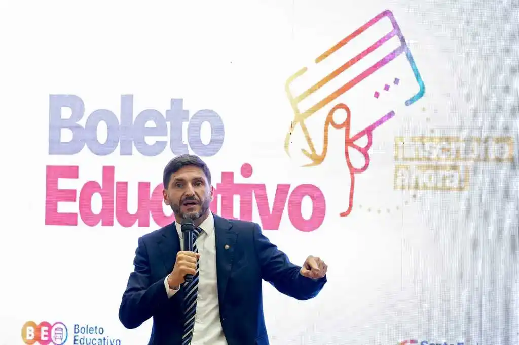 “Apostamos a fortalecer la educación y que sea accesible para todos”, dijo el gobernador en el lanzamiento del BEG 2026