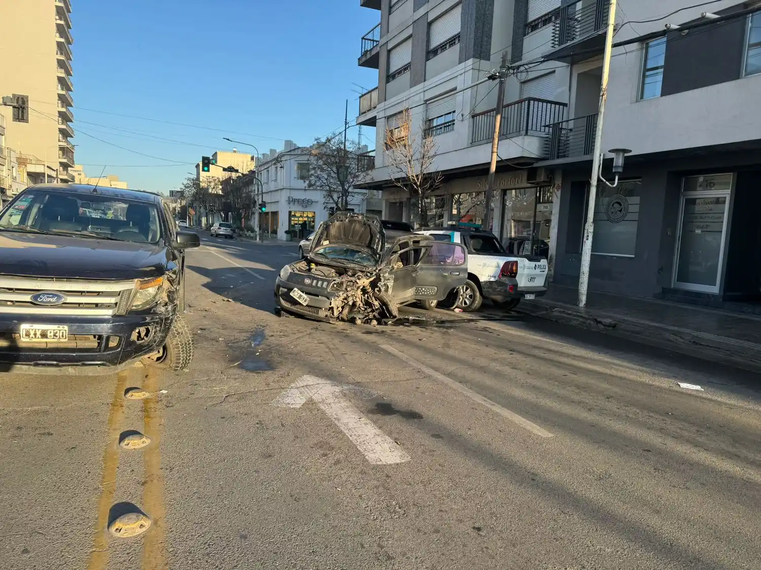 Tres vehículos involucrados en un accidente en avenida España.