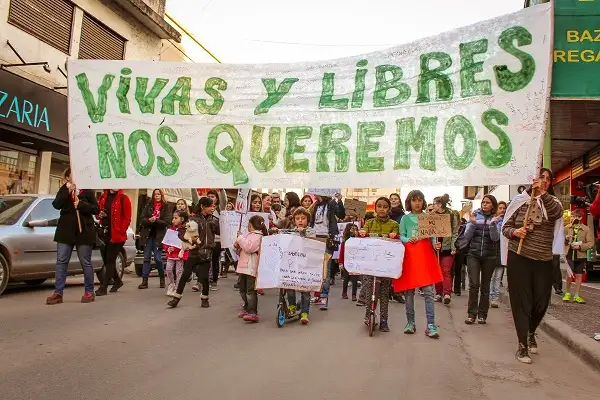 Impulsan programas con perspectiva de género