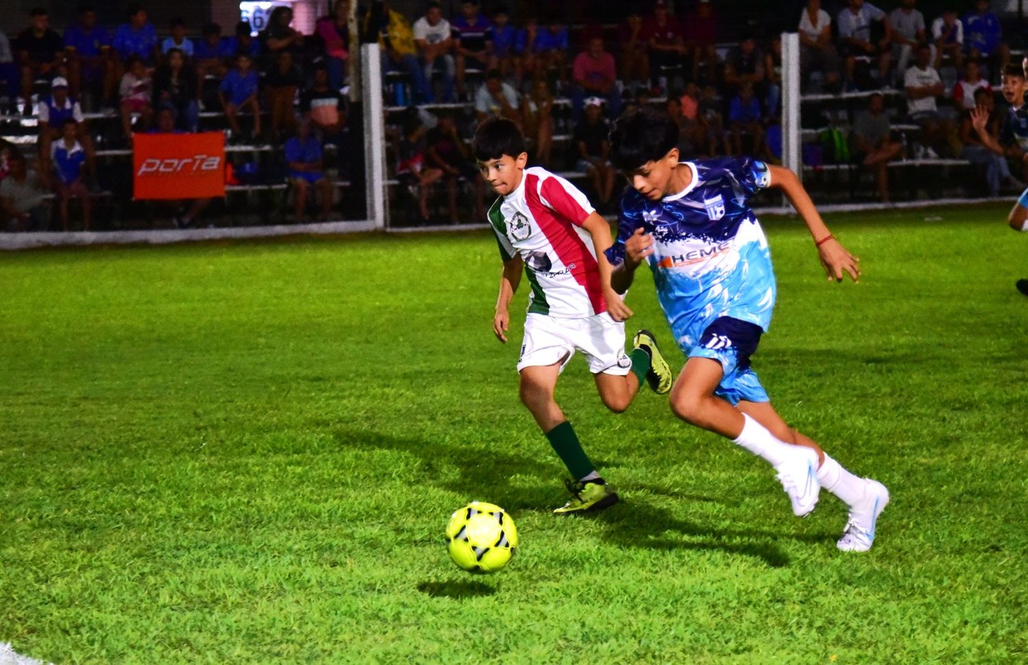 Tarzanito se adueño del juego inaugural