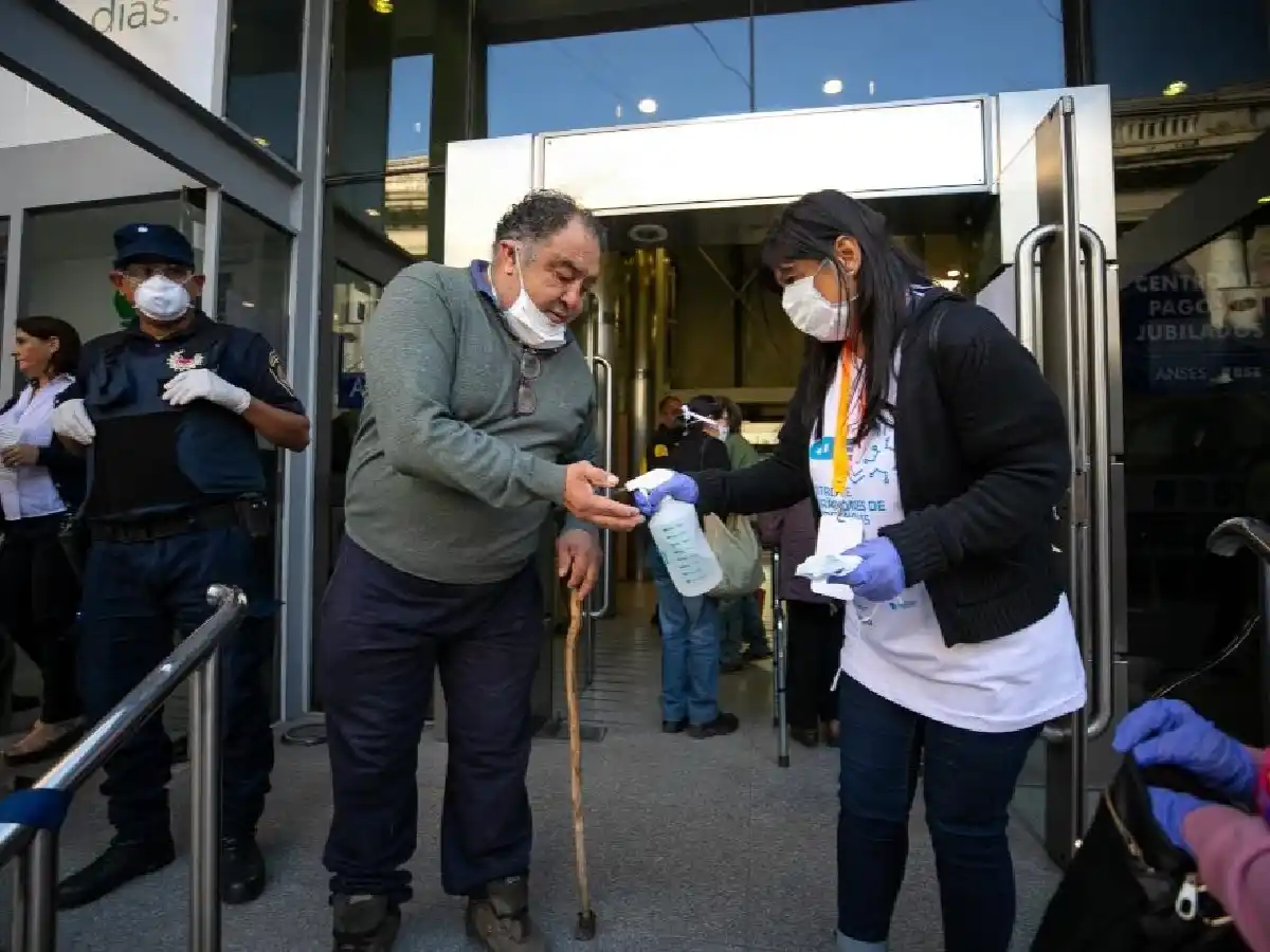 La provincia pone en marcha un voluntariado de asistencia a adultos mayores