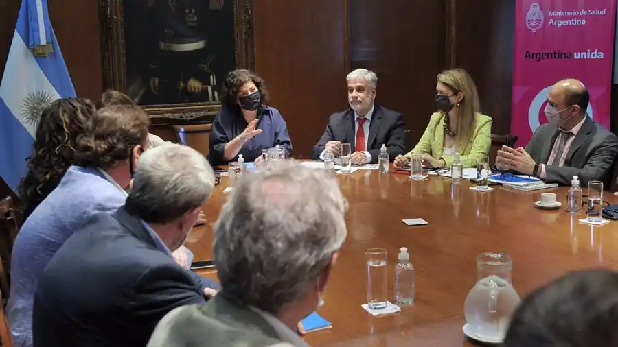 El Gobierno y los laboratorios acordaron bajar el precio de los medicamentos