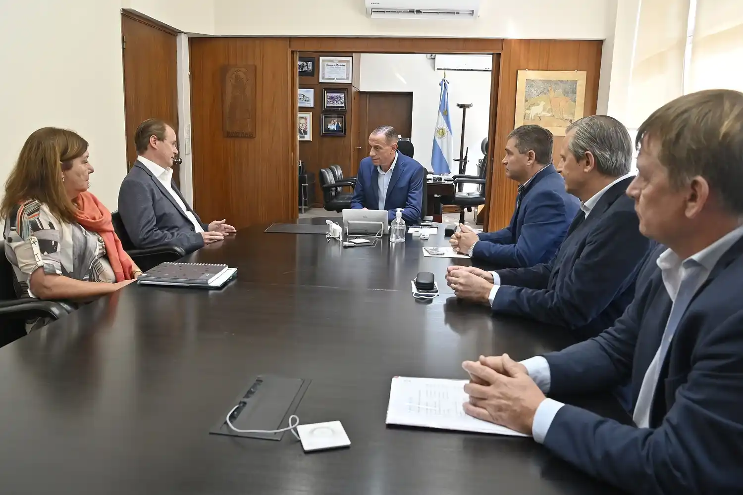 Bordet gestionó obras viales ante Nación