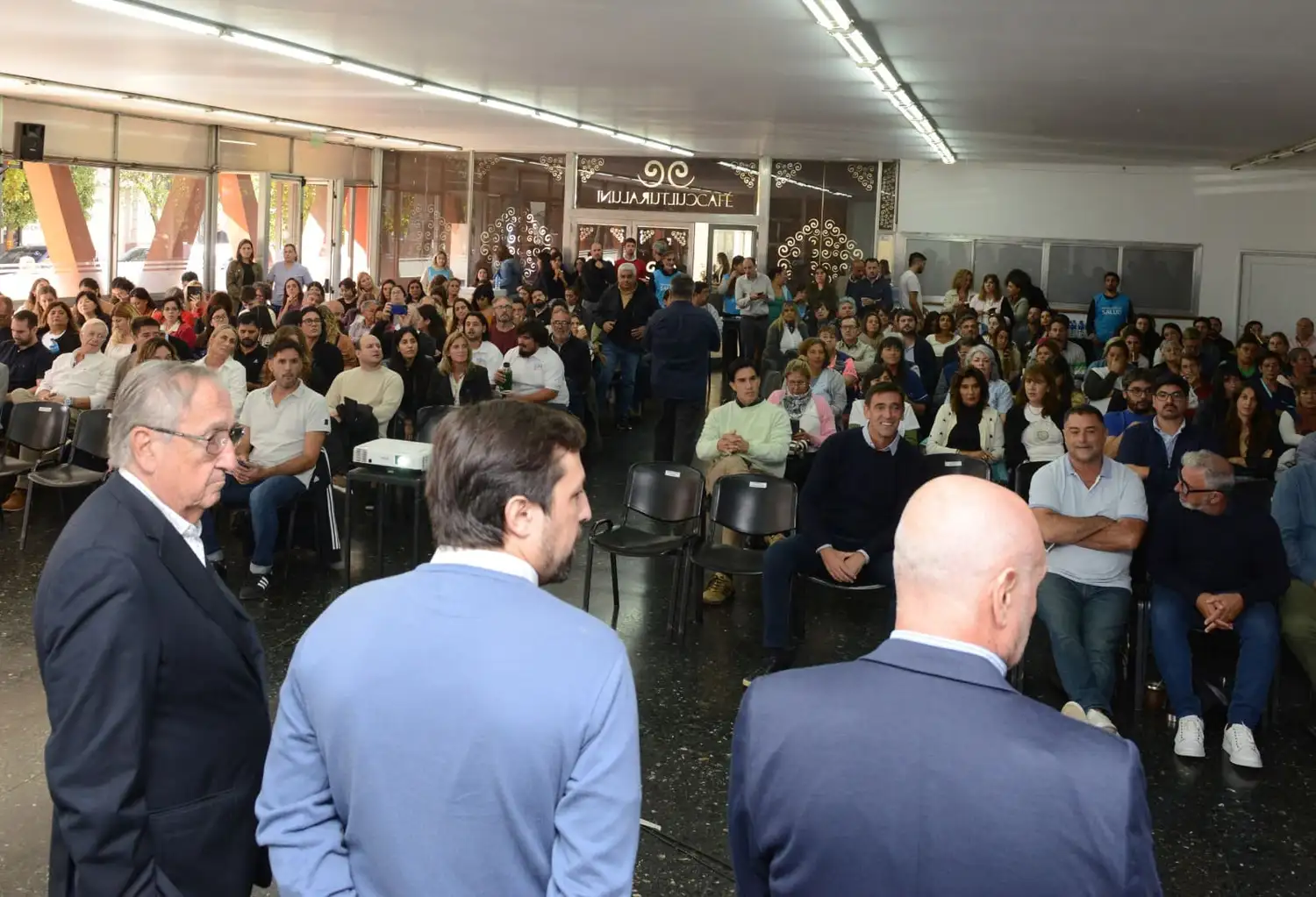 Profesionales de la salud y autoridades de 17 municipios participaron del Pre Crosapro (Congreso de Salud Provincial).