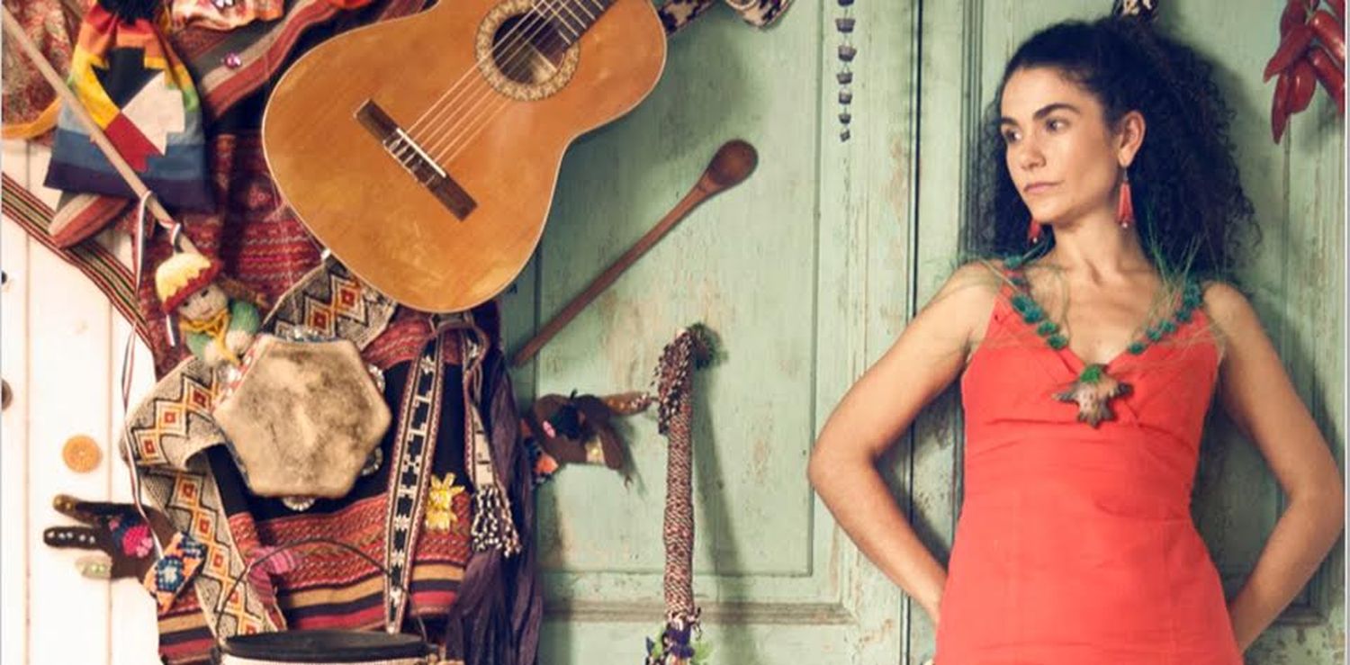 Natalia Contesse presenta "Un eco de Violeta"