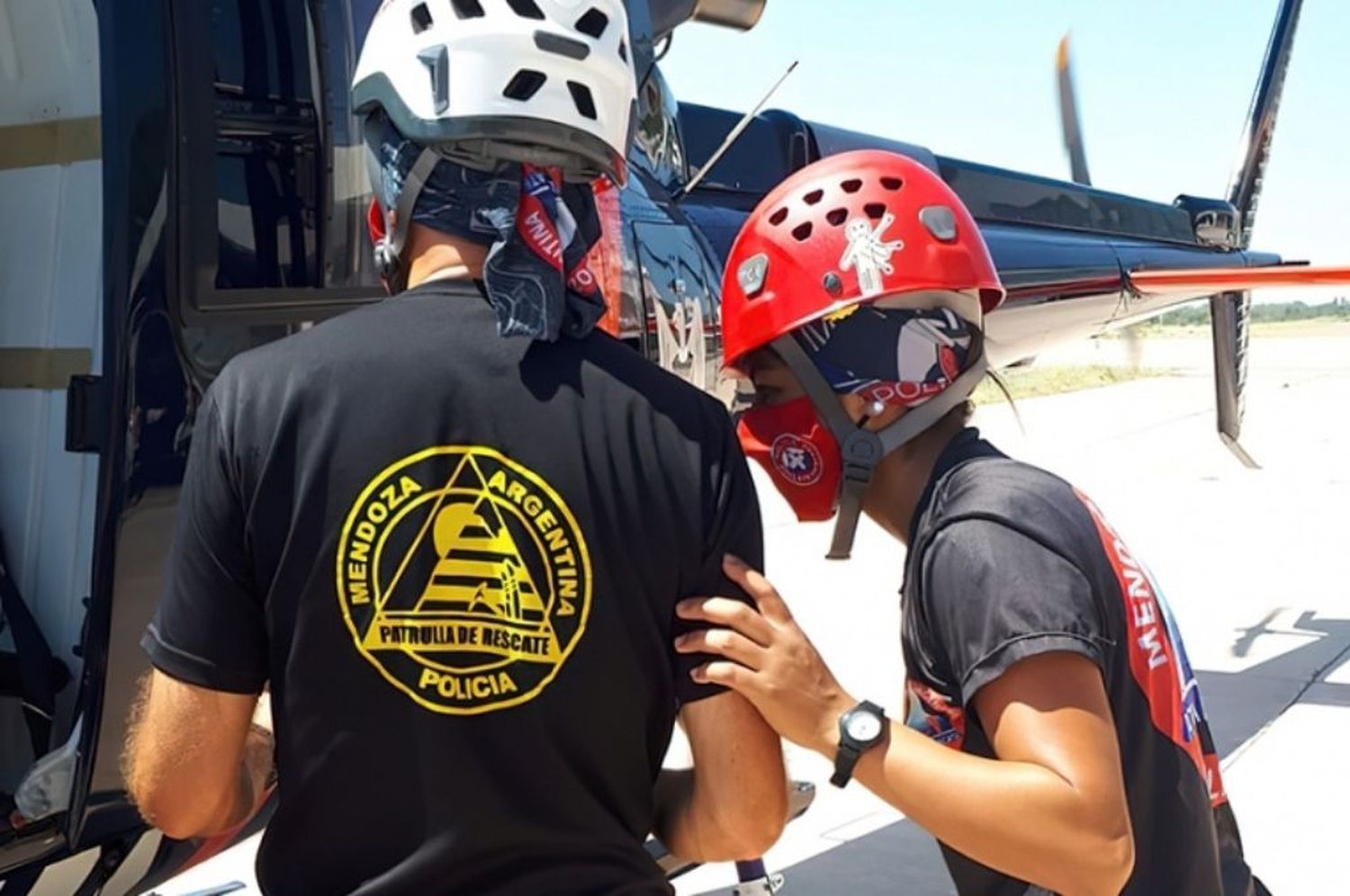 Mendoza: turista e instructor cayeron con el parapente y sufrieron graves heridas