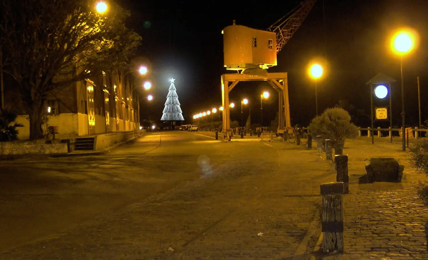 Proponen revivir el espíritu navideño con el antiguo arbolito