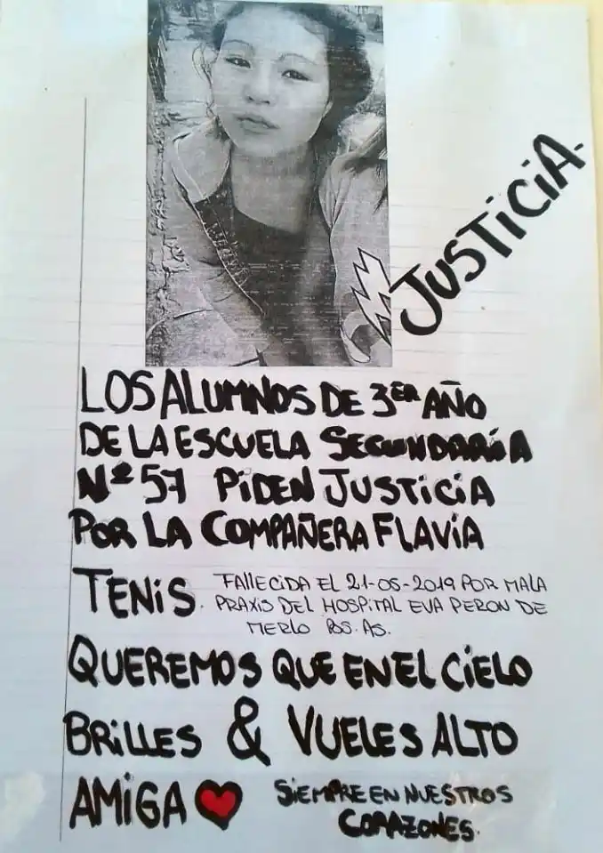Marcharon al Hospital de Merlo para pedir que la justicia por la muerte de una joven