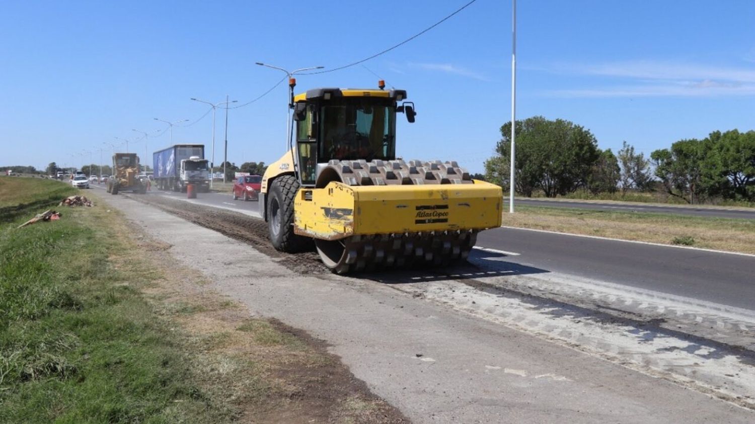 Licitarán trabajos de bacheo para rutas en los 19 departamentos por 2.696 millones de pesos