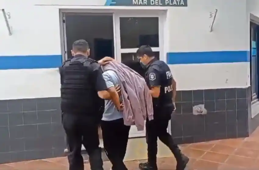 Golpeó en la cara a su pareja frente a su hijo de tres años