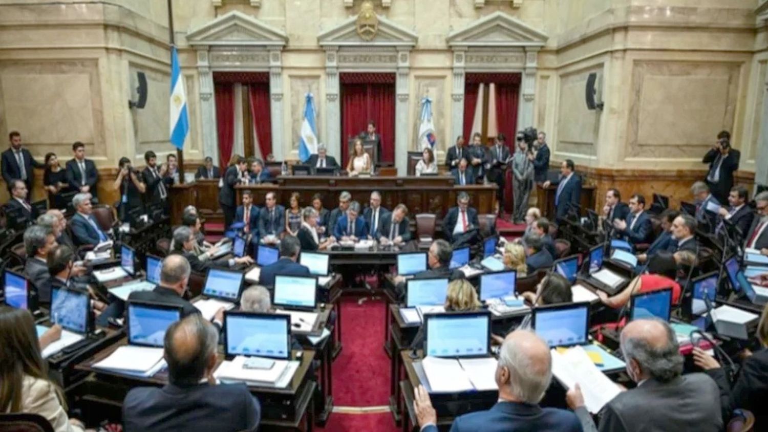 Otro aumento de sueldo para los senadores: pasarán a cobrar más de $9,5 millones desde julio