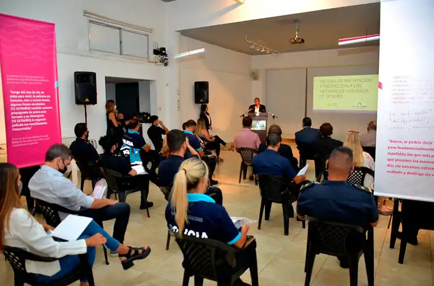 Lunghi reafirmó su compromiso de trabajar por la igualdad y erradicar la violencia de Género