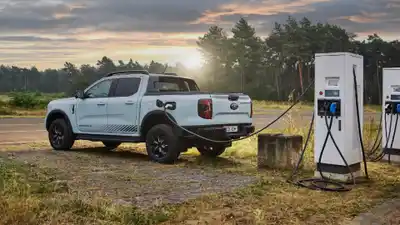La nueva Ford Ranger híbrida enchufable llevará una tecnología que combina un motor de combustión y otro eléctrico.