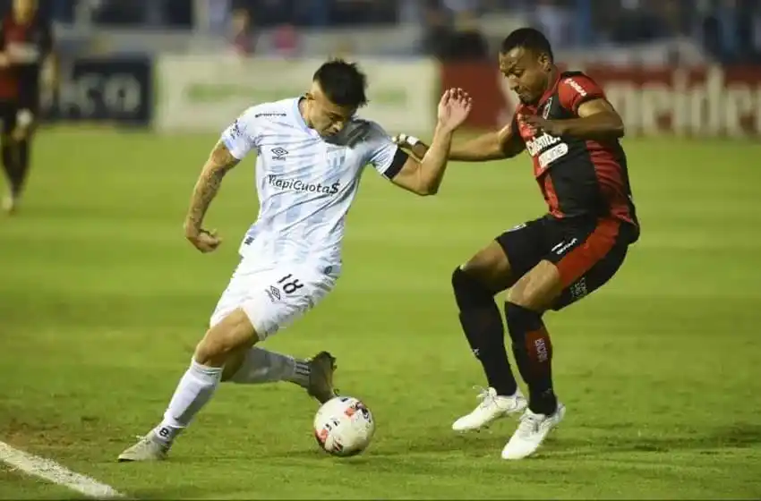 Newells volvió a decepcionar, perdió ante Atlético Tucumán y estiró la racha negativa