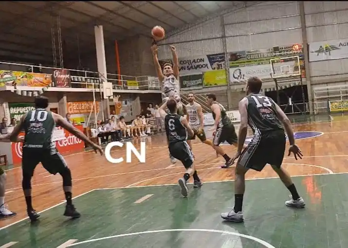 Racing lo dio vuelta y volvió al triunfo ante Ferro en San Salvador