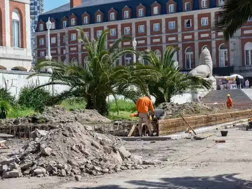 A menos de un mes del verano, sigue la puesta a punto de la rambla de Mar del Plata