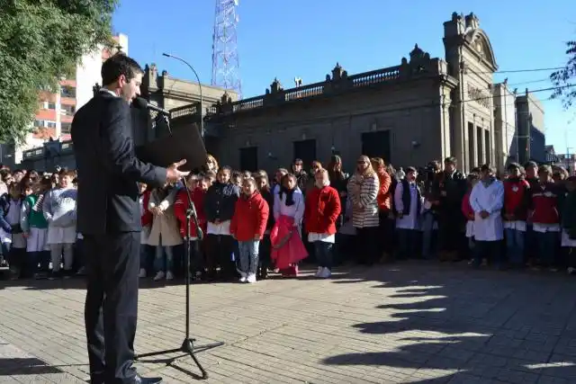 Acto por el Día de la Bandera