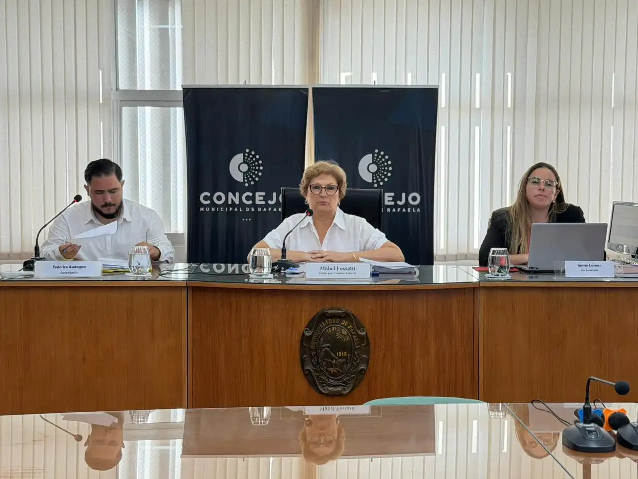 Polémica en la primera sesión con la nueva confirmación del Concejo: hubo tensos cruces entre los ediles