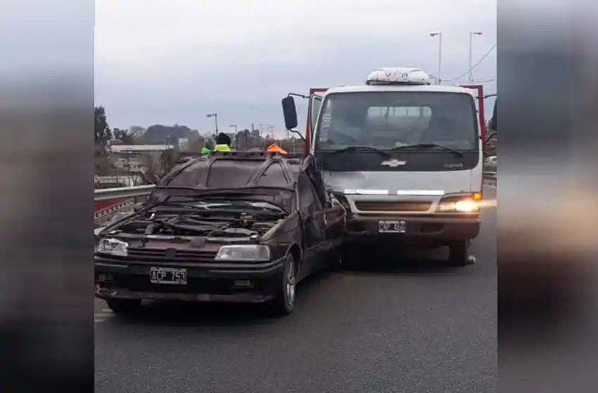 Incendio, choque y muerte: trágico episodio en avenida Circunvalación