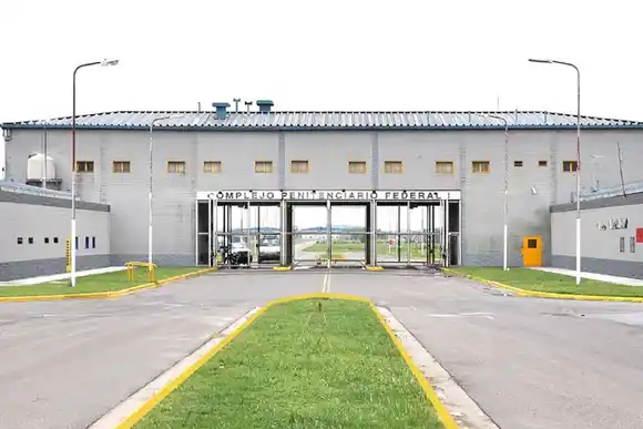 Los presos de cárceles federales serán obligados a limpiar y hacer mantenimiento de las instalaciones