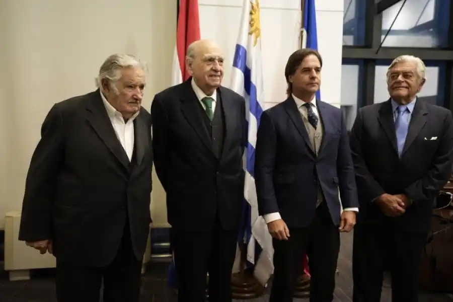 Uruguay recordó el 40 aniversario de un icónico acto por la democracia