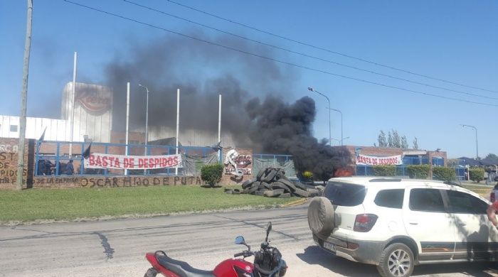 Pilar: Denuncian despidos en la fábrica Riera y los trabajadores están de paro