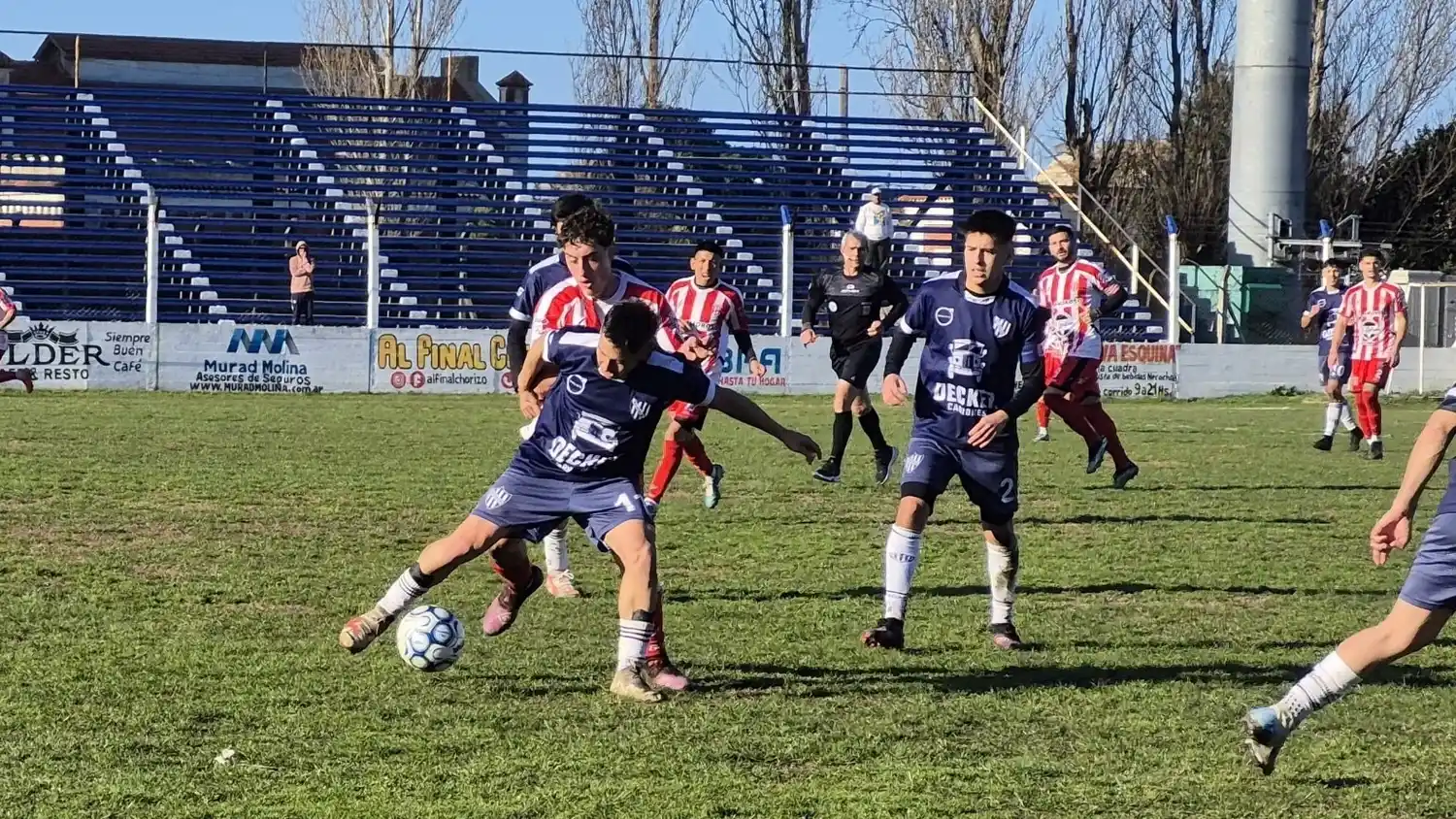 Acción para Rivadavia y Sportivo San Cayetano en el Estadio Panamericano