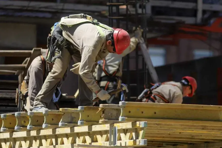 Se perdieron 120 mil puestos de trabajo en el inicio del año